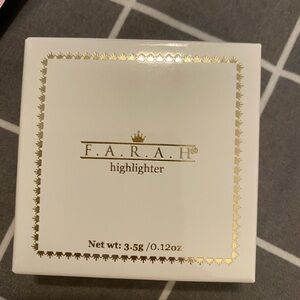 Gold and White Highlighter